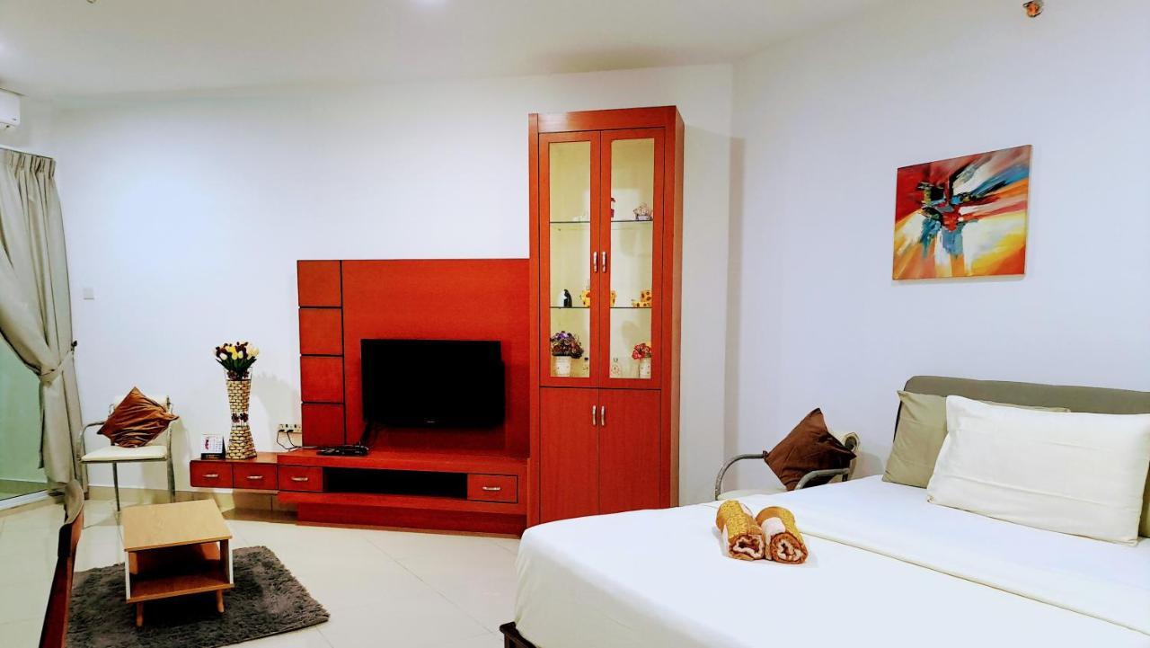 Mansion One Entire House 3 Queenbeds - Spacious Balcony Seaview 조지타운 외부 사진