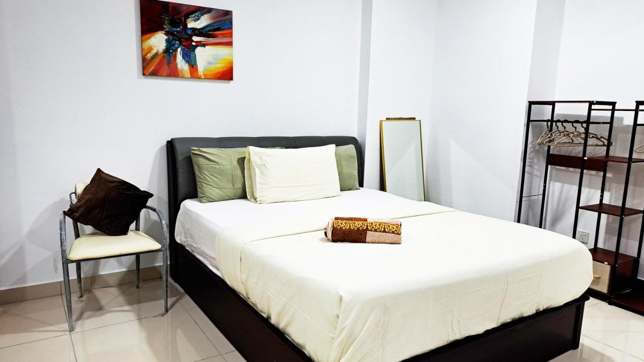 Mansion One Entire House 3 Queenbeds - Spacious Balcony Seaview 조지타운 외부 사진