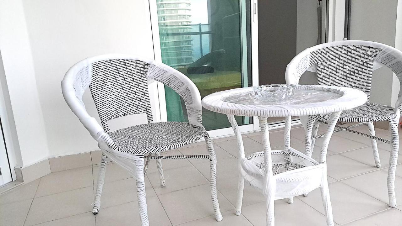 Mansion One Entire House 3 Queenbeds - Spacious Balcony Seaview 조지타운 외부 사진